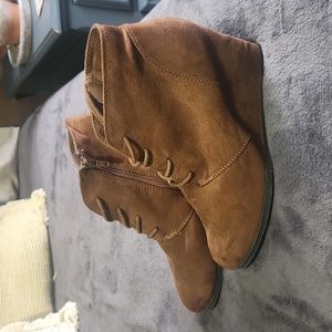 Heeled booties